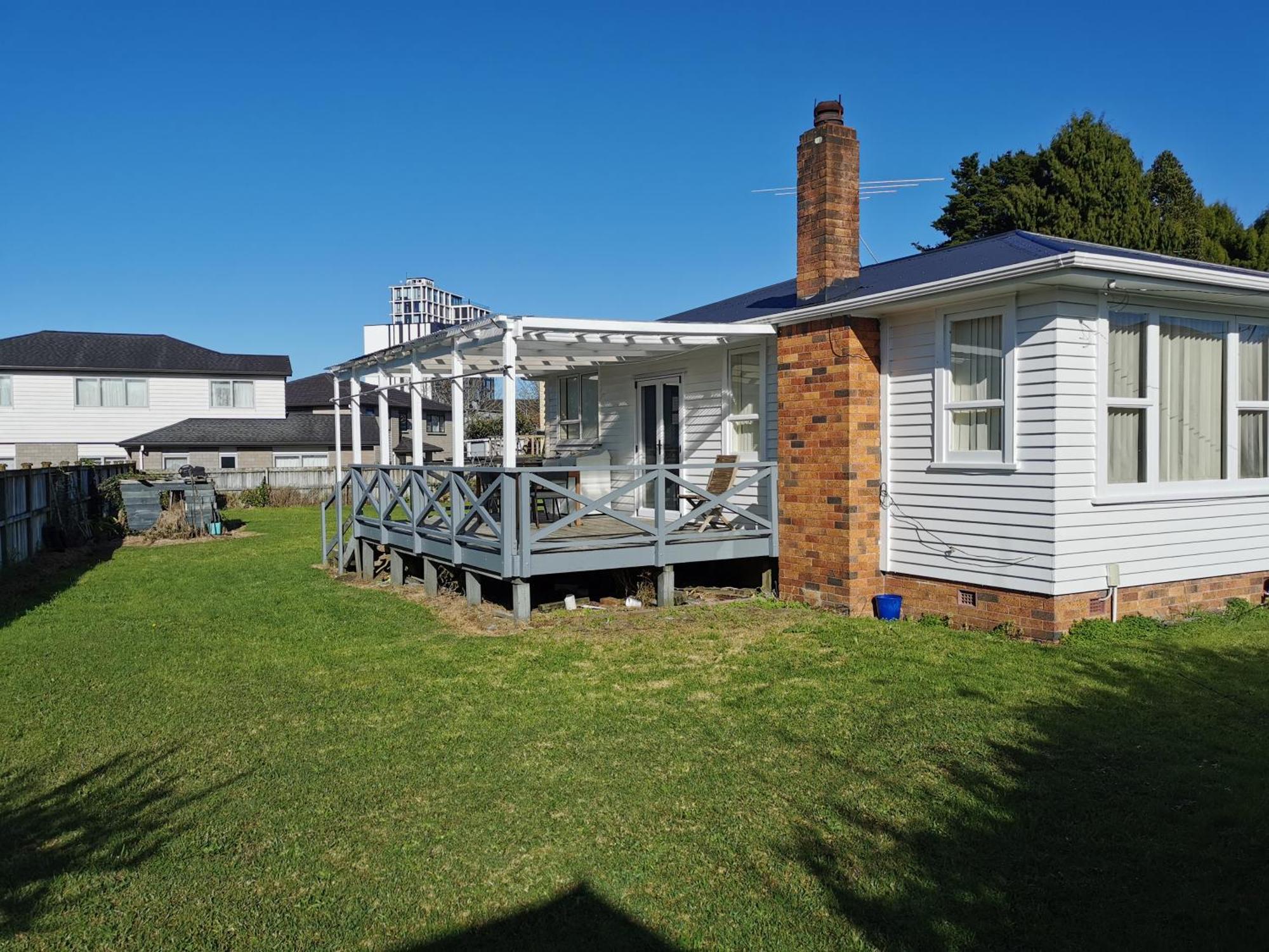 White Weather Board House Auckland Exterior photo